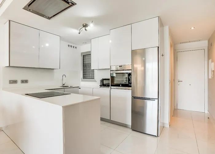 شقة Bel Air - Modern 2br With Terrace, Pool And Close To The إِستيبونا