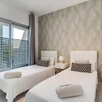 Bel Air - Modern 2br With Terrace, Pool And Close To The Appartement *