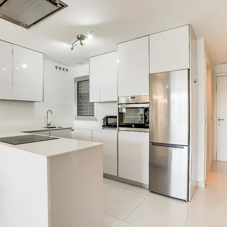 Апартаменты Bel Air - Modern 2br With Terrace, Pool And Close To The Эстепона