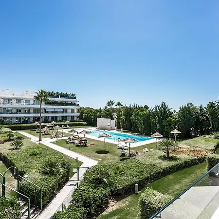 Bel Air - Modern 2br With Terrace, Pool And Close To The Appartamento *