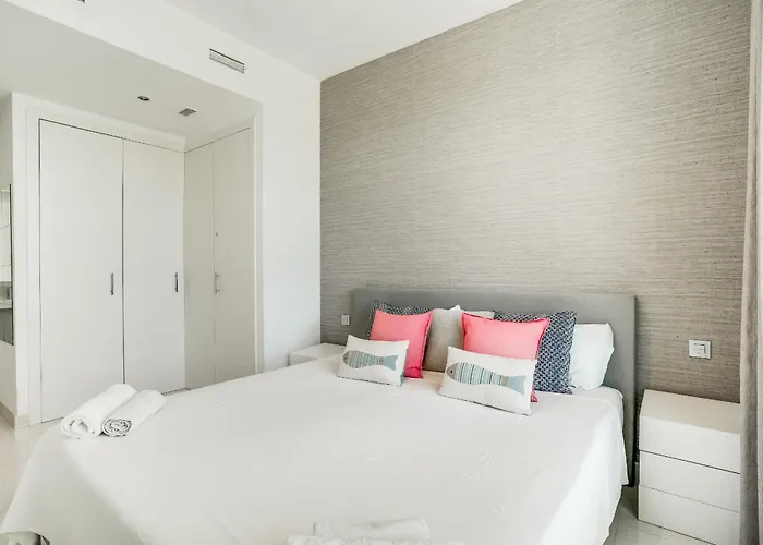 Bel Air - Modern 2br With Terrace, Pool And Close To The *