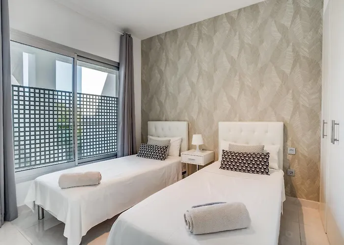 Bel Air - Modern 2br With Terrace, Pool And Close To The 公寓 *